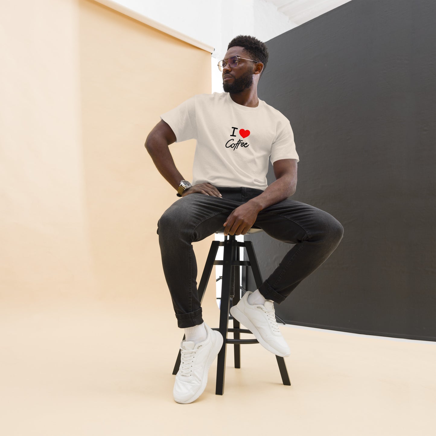 Klassisches Unisex T-Shirt I Love Coffee