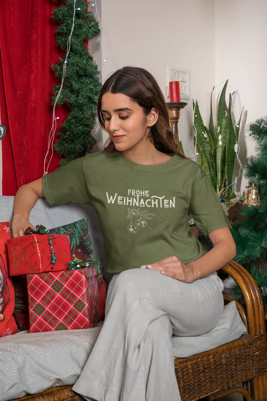 minimalistisches Frohe Weihnachten T-Shirt, unisex, Motiv Christbaumkugeln, Merry Christmas