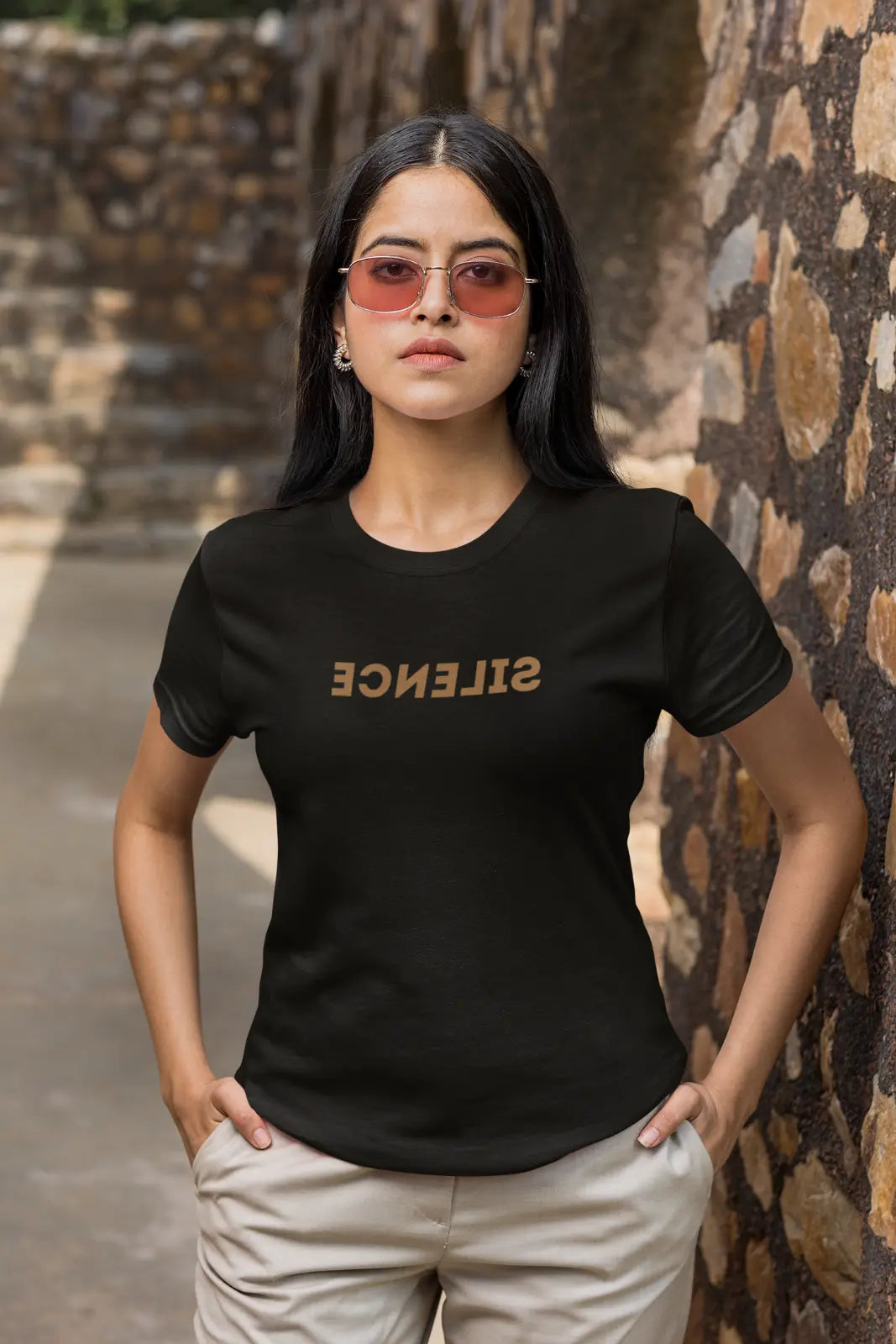 Silence Unisex T-Shirt GESPIEGELT Goldfarben, Auszeit vom Alltag