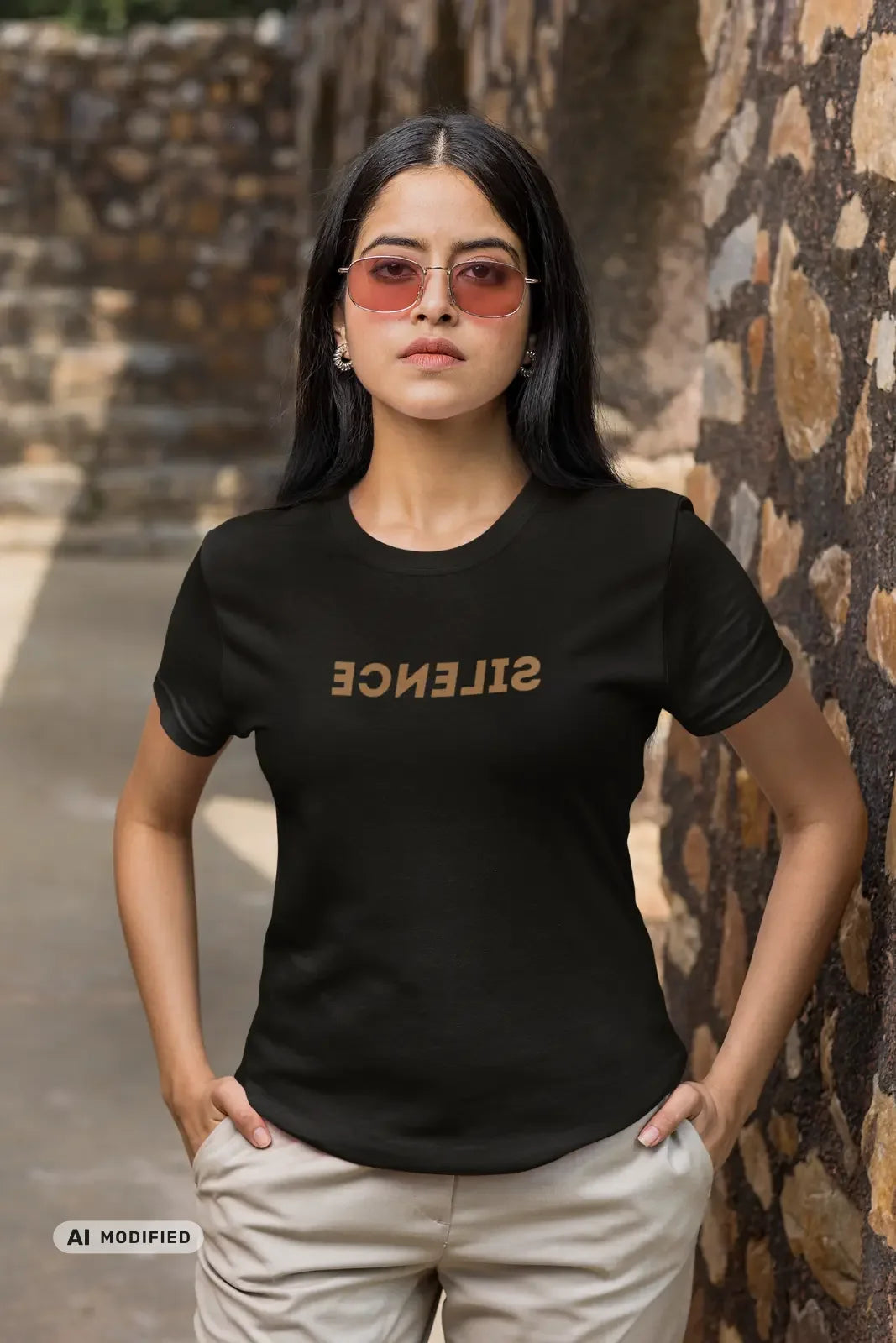 Silence Unisex T-Shirt GESPIEGELT Goldfarben, Auszeit vom Alltag